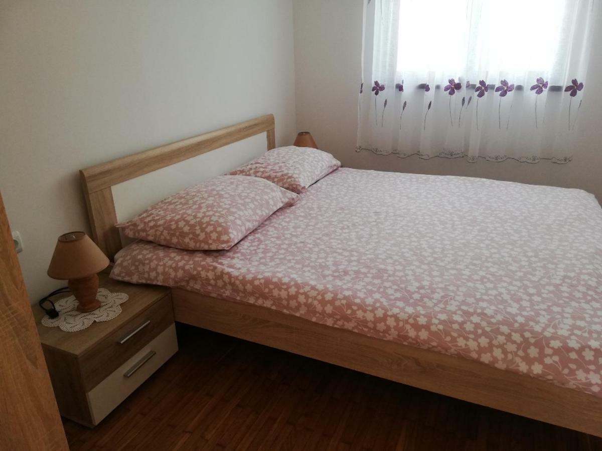 Apartman Broznic Šilo Exterior foto